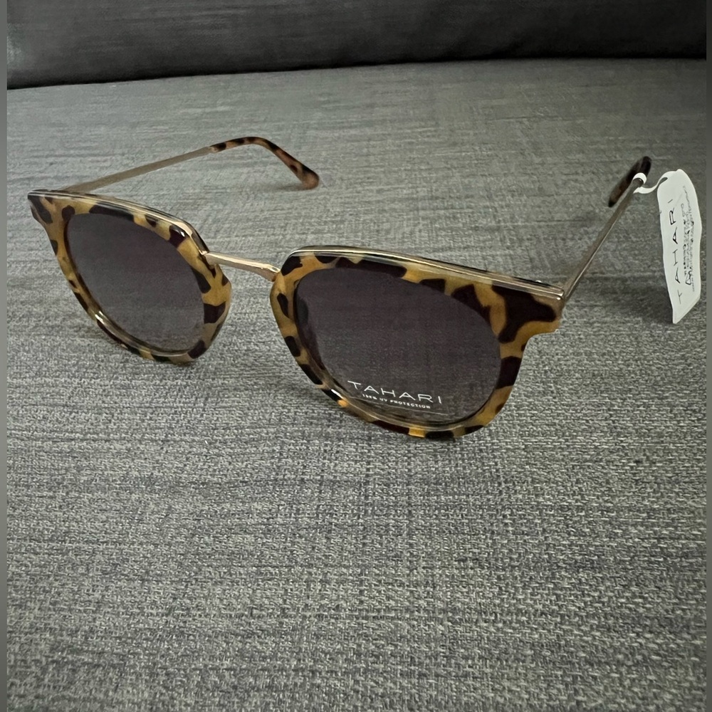 NWT TAHARI SUNGLASSES EYEWEAR ACCESSORY